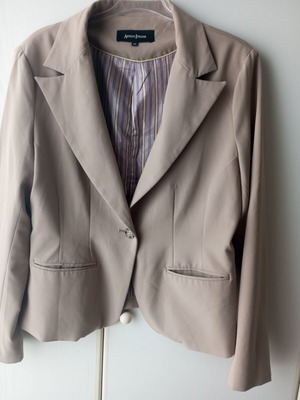 Beige medium jacket like new A-Style