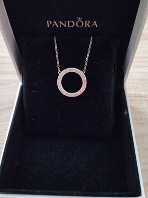 Pandora silver necklace with sparkling circle, like new