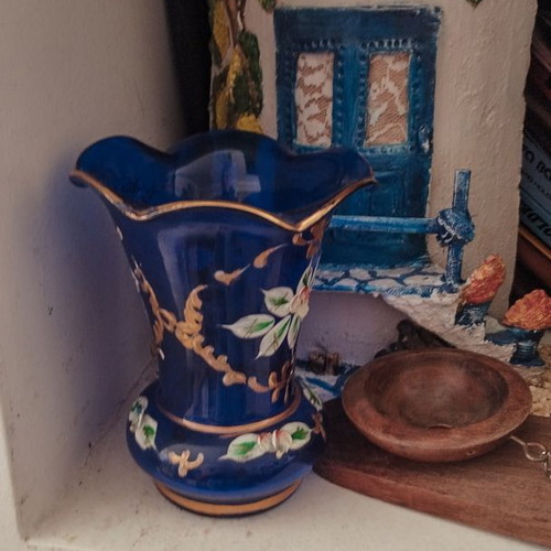 Art glass vase hand-painted from Russia like new