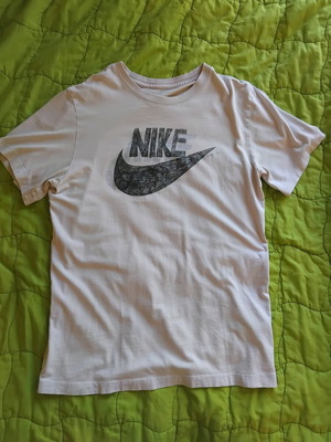 Nike short sleeve shirt size S used, white