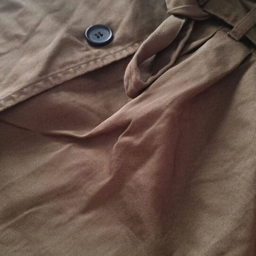 Mini skirt khaki Bershka like new, size small with buttons