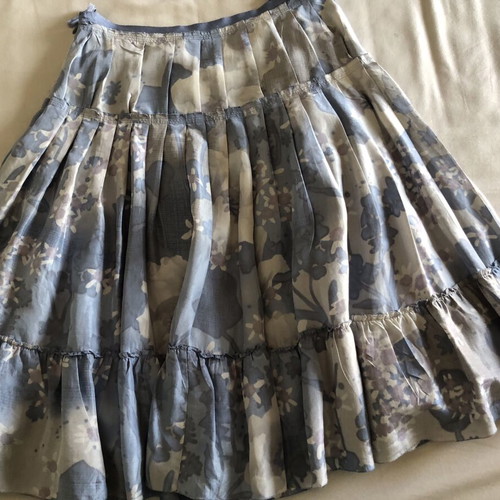 Skirt silk with blue and purple motifs, like new, size S
