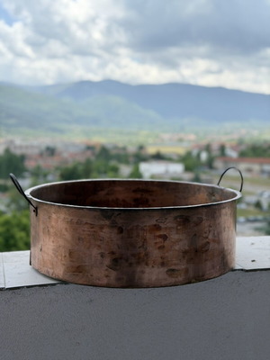 Large copper basin vintage style, used