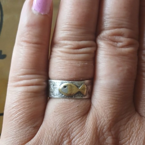 Handmade 925 silver ring with gold fish and heart, 17.5 mm