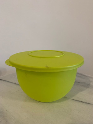 Tupperware container 1.3 liters new
