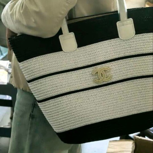 Chanel bag navy colour with hat gift, authentic, new