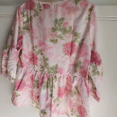 Printed blouse new, size small