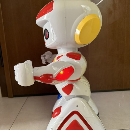 Vintage Robot Emiglio Giochi Preziosi toy used without remote