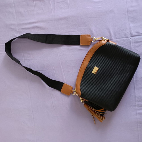 Fragola elegant black crossbody handbag like new