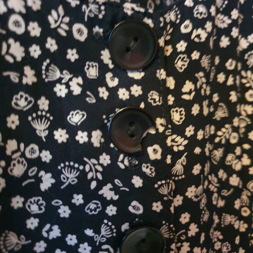 Maxi dress On Line like new, black and white floral with buttons