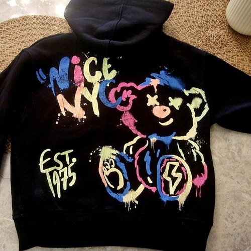 Zara sweatshirt used with vibrant colors and style