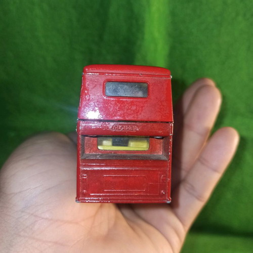 Matchbox SuperKings K-15 'Swinging London' red bus used collectible