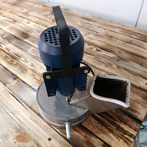 Russian machine for grinding carrots, pumpkin and apples new