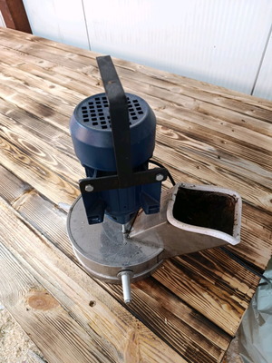Russian machine for grinding carrots, pumpkin and apples new
