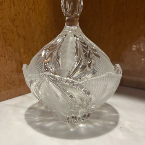 Crystal fondue pot like new with timeless design