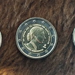 Collection of 3 new 2€ coins in transparent cases