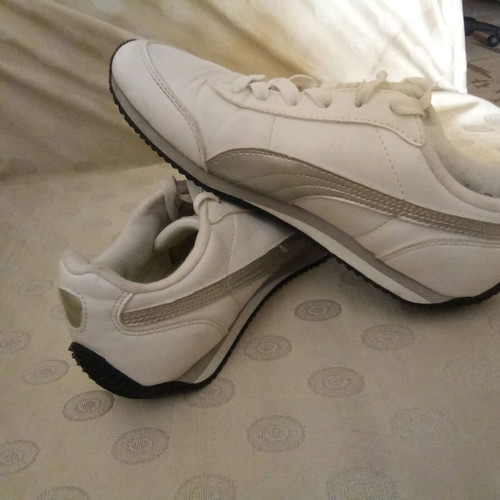 Puma women's athletic shoes used, size 37, white