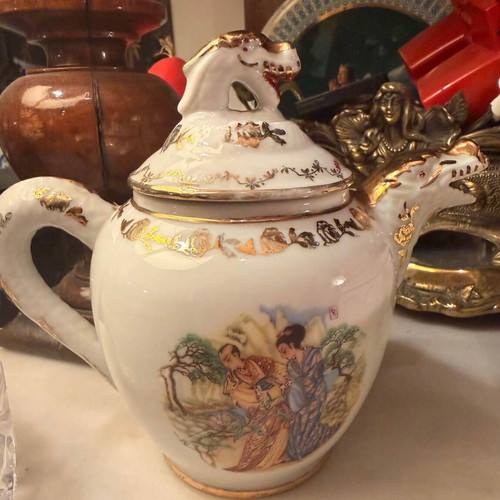 Japan teapot used with historic design