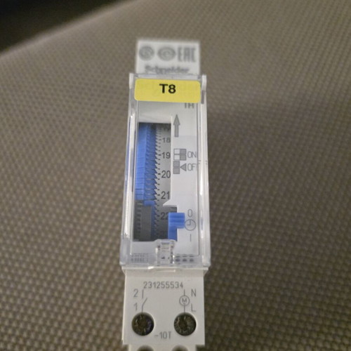 Schneider Electric IH 24H analog daily timer 16A 230V
