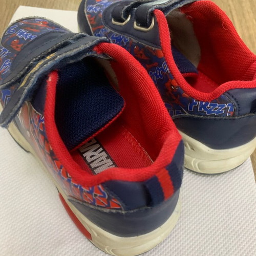Spider-man sports shoes size 29 almost new, blue