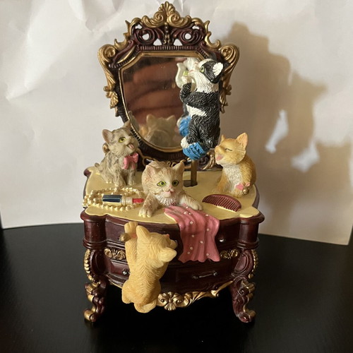 Decorative music jewelry box with cats and mirror, like new