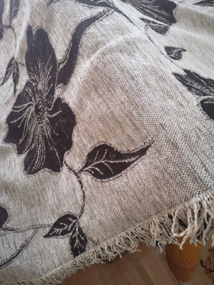 Throw used for double sofa or bed