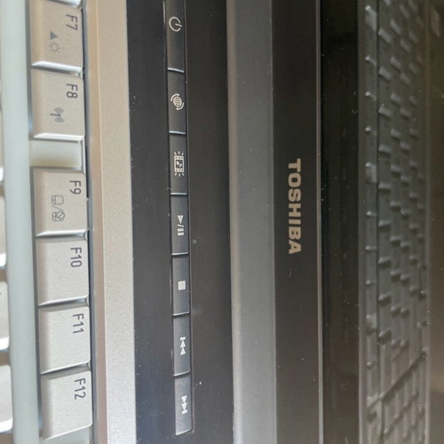 Toshiba Satellite P200D-12O laptop used, non-working, without hard drive