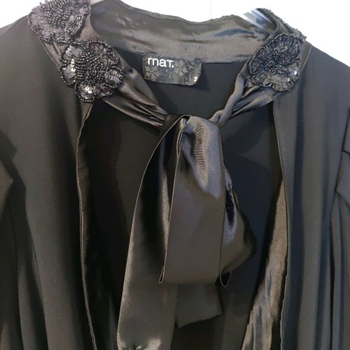Mat dress black like new, size 2-large with open back
