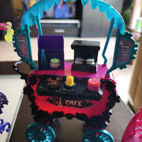 Monster High Scaris City of Frights Cafe Cart Play Set like new, Mattel 2012
