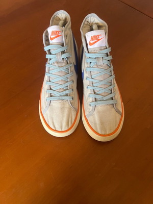 Παιδικά πάνινα μποτάκια Nike 36,5 μεταχειρισμένα, γκρι unisex