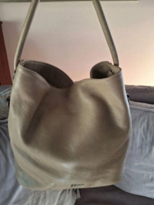 KEM leather shoulder bag beige like new with 2 ways to wear