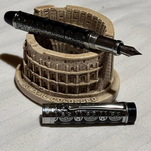 Carved collectible pen used with designs