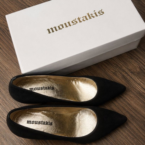 Moustakis black leather pumps size 35 like new with box