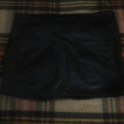 TRF shorts black size M like new