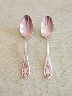 1847 Rogers Bros Old Colony pattern 2 spoons used, triple silverplate 1911+