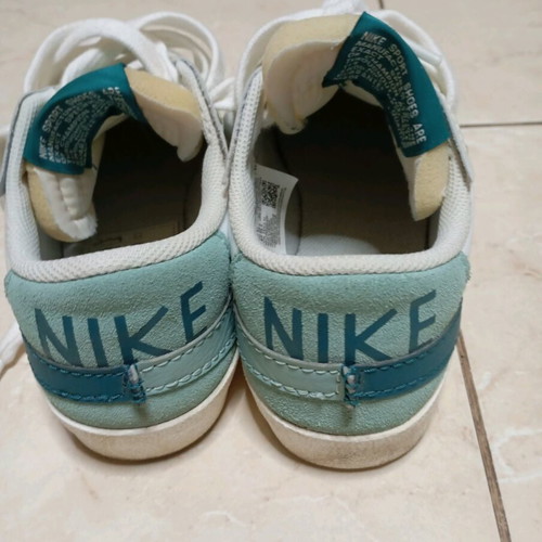 Nike women's athletic shoes like new, size 41, white
