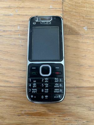 Nokia phone used for spare parts