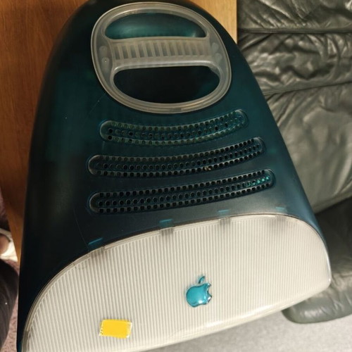 Apple iMac G3 used, 15-inch CRT display, 233 MHz PowerPC G3