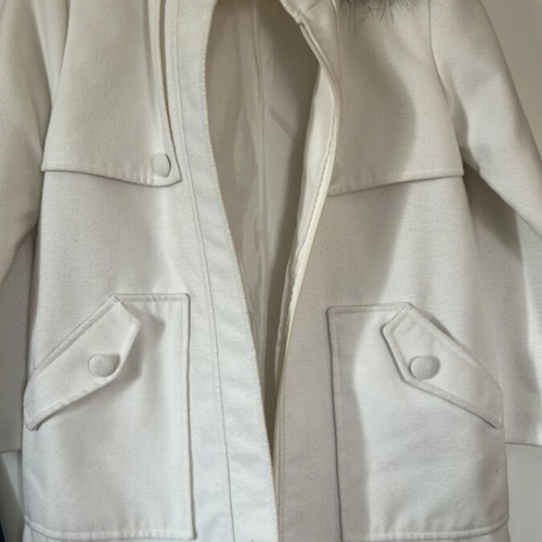 Chief girls' white coat with zipper and detachable hood like new