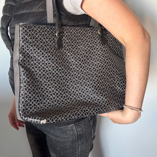 Carpisa shoulder bag black used with leather wear