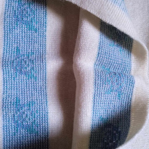 Girls' white wool skirt with flowers like new