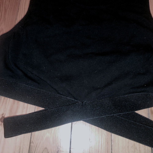 Bershka Sleeveless Crop Top with Criss Cross Elastic Straps like New, Black