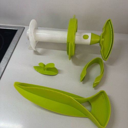 Vacu Vin Fruit Cutting Set like new