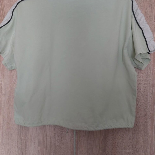 Levi’s women’s t-shirt size M like new, light green