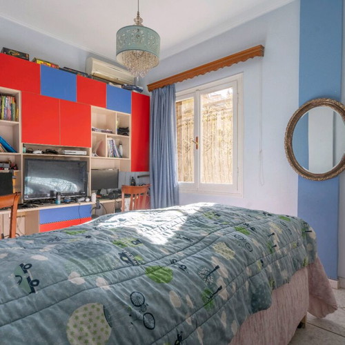 Ground floor apartment 100 sqm with 2 bedrooms, fireplace and garden