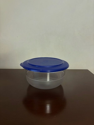 Tupperware Preludio bowl new with blue lid