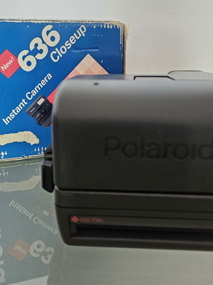 Polaroid 636 CloseUp vintage instant camera like new, original box