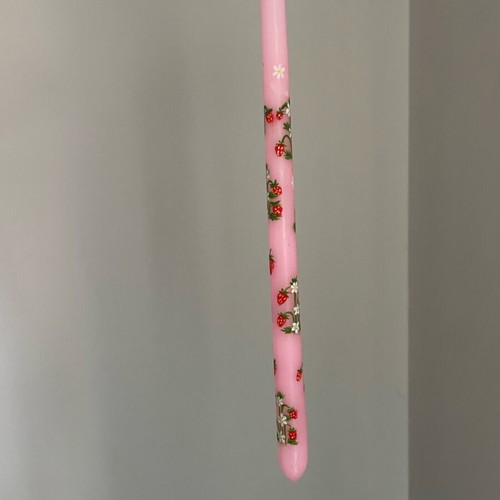 Candle with strawberries new, hand-painted