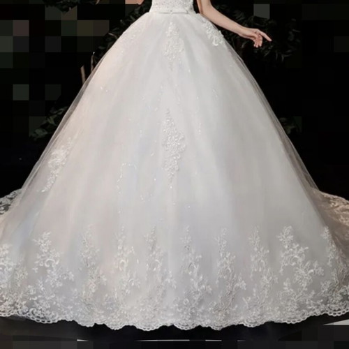 Wedding dress A-line with lace and long tulle train like new, white