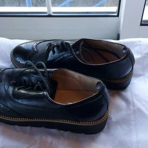 Diamantique women's black Oxford shoes used